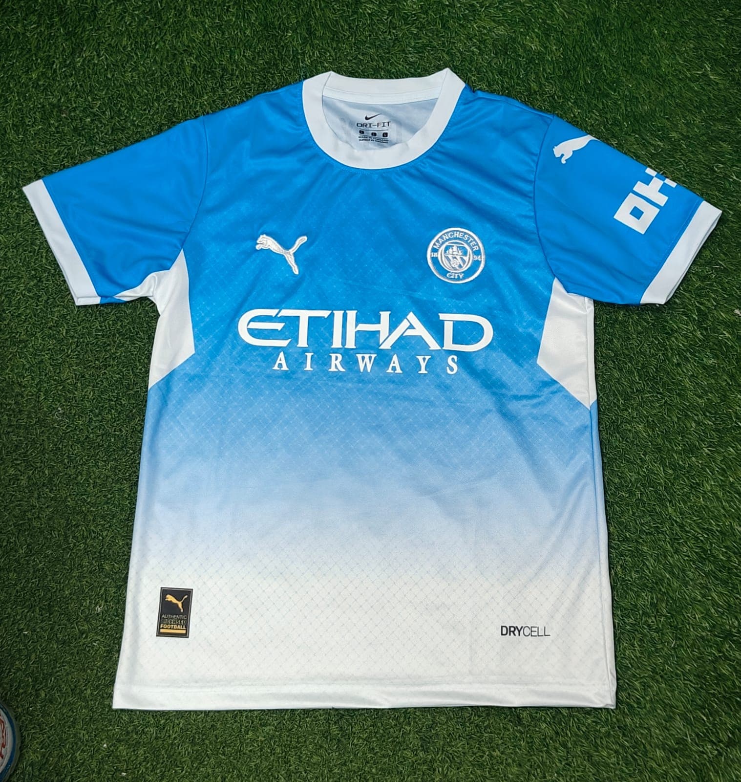 Puma Manchester City 2026/27 হোম জার্সি – স্কাই ব্লু গ্রেডিয়েন্ট এডিশন