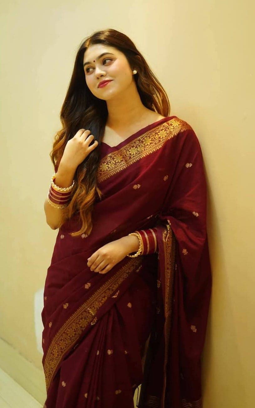 টাঙ্গাইল হাফসিল্ক শাড়ী– ম্যাচিং ব্লাউজ পিস ফ্রি✨